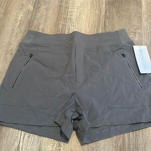 Athleta TREKKIE NORTH MID RISE SHORT